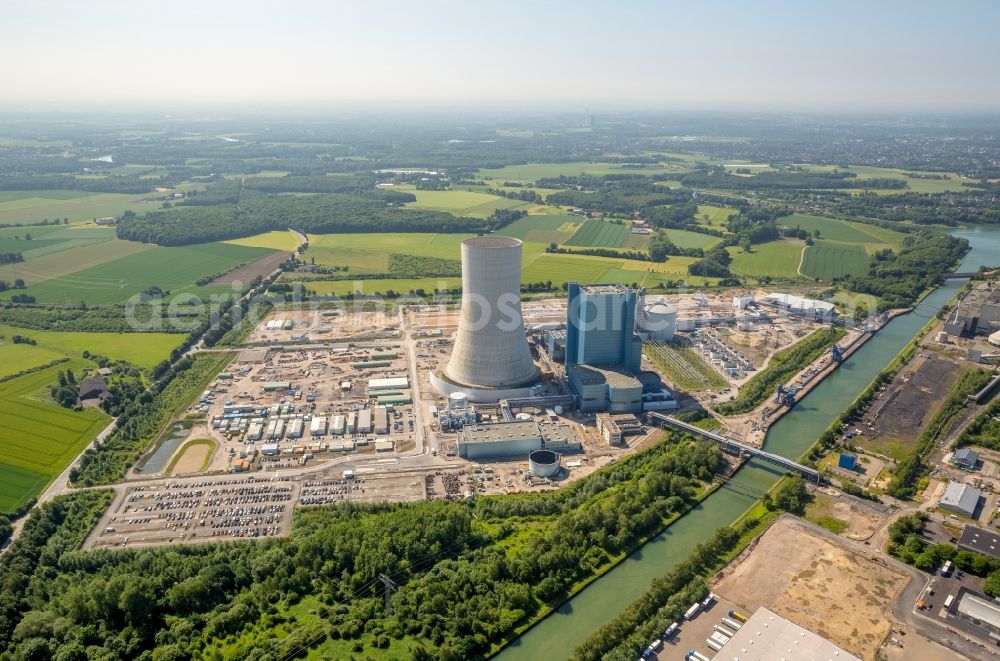 Datteln from the bird's eye view: Power plants and exhaust towers of coal thermal power station Datteln 4 Uniper Kraftwerk Im Loeringhof in Datteln in the state North Rhine-Westphalia, Germany