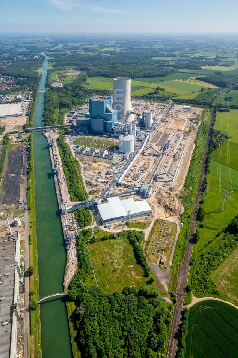 Aerial image Datteln - Power plants and exhaust towers of coal thermal power station Datteln 4 Uniper Kraftwerk Im Loeringhof in Datteln in the state North Rhine-Westphalia, Germany