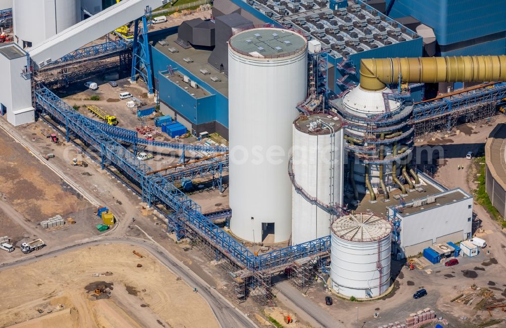 Datteln from the bird's eye view: Power plants and exhaust towers of coal thermal power station Datteln 4 Uniper Kraftwerk Im Loeringhof in Datteln in the state North Rhine-Westphalia, Germany