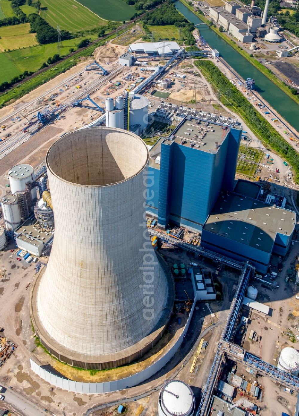 Aerial image Datteln - Power plants and exhaust towers of coal thermal power station Datteln 4 Uniper Kraftwerk Im Loeringhof in Datteln in the state North Rhine-Westphalia, Germany