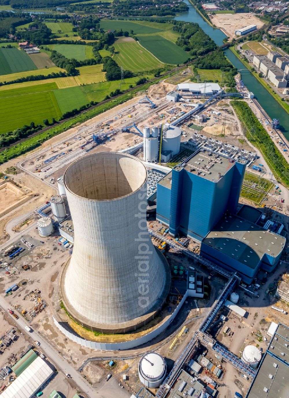 Aerial photograph Datteln - Power plants and exhaust towers of coal thermal power station Datteln 4 Uniper Kraftwerk Im Loeringhof in Datteln in the state North Rhine-Westphalia, Germany