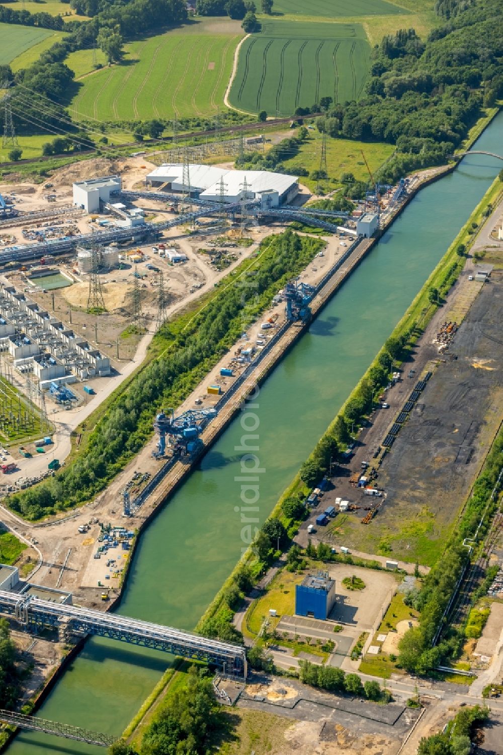 Aerial image Datteln - Power plants and exhaust towers of coal thermal power station Datteln 4 Uniper Kraftwerk Im Loeringhof in Datteln in the state North Rhine-Westphalia, Germany