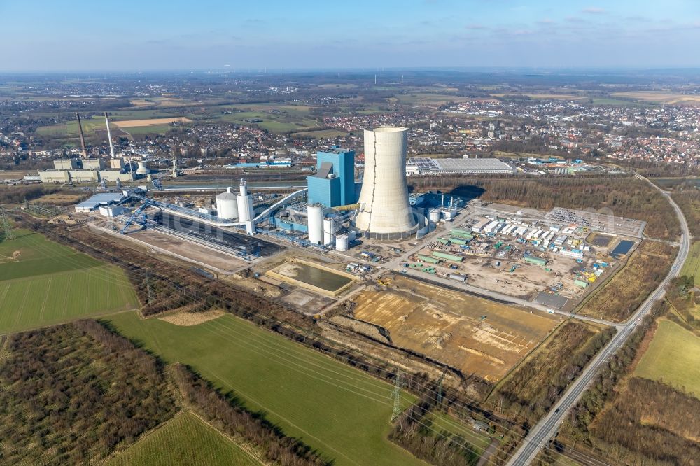 Datteln from the bird's eye view: Power plants and exhaust towers of coal thermal power station Datteln 4 Uniper Kraftwerk Im Loeringhof in Datteln in the state North Rhine-Westphalia, Germany