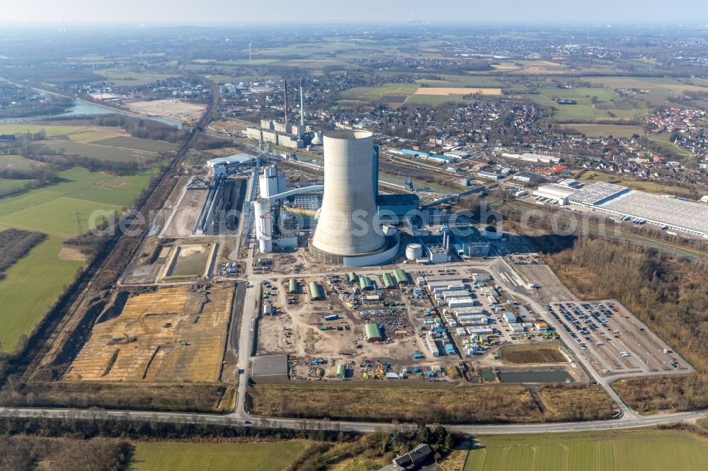 Datteln from the bird's eye view: Power plants and exhaust towers of coal thermal power station Datteln 4 Uniper Kraftwerk Im Loeringhof in Datteln in the state North Rhine-Westphalia, Germany