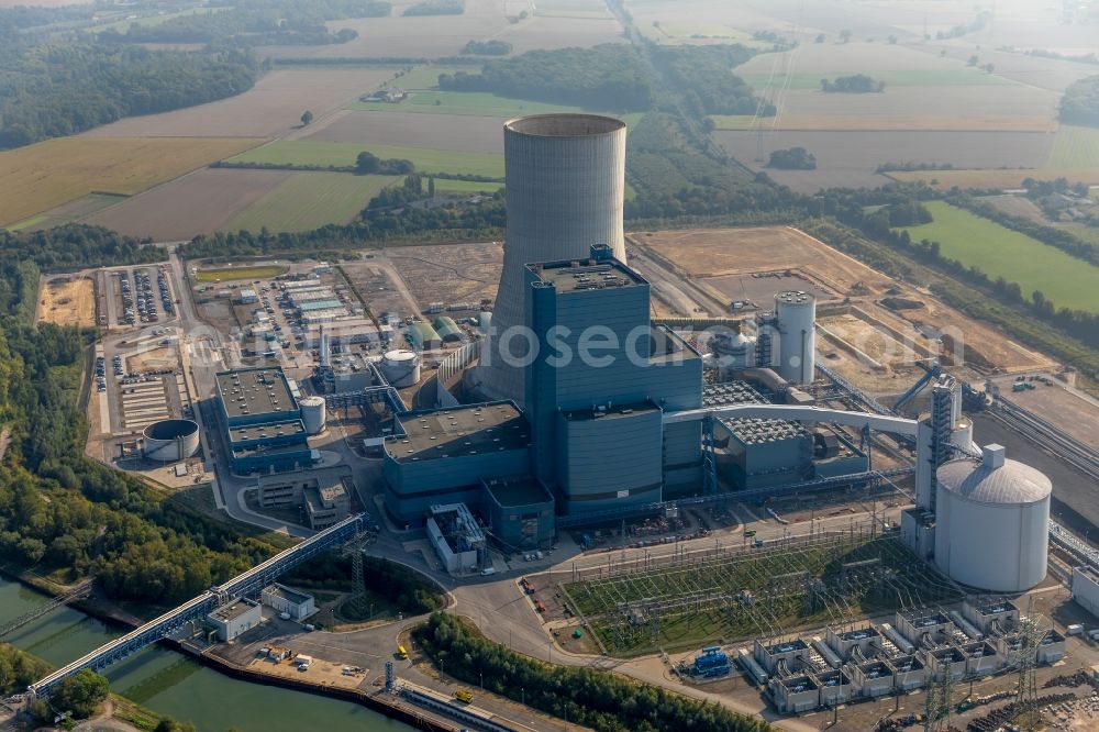 Datteln from the bird's eye view: Power plants and exhaust towers of coal thermal power station Datteln 4 Uniper Kraftwerk Im Loeringhof in Datteln in the state North Rhine-Westphalia, Germany