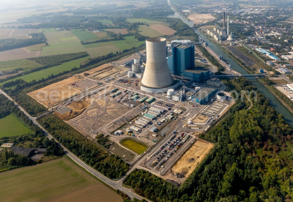 Datteln from the bird's eye view: Power plants and exhaust towers of coal thermal power station Datteln 4 Uniper Kraftwerk Im Loeringhof in Datteln in the state North Rhine-Westphalia, Germany