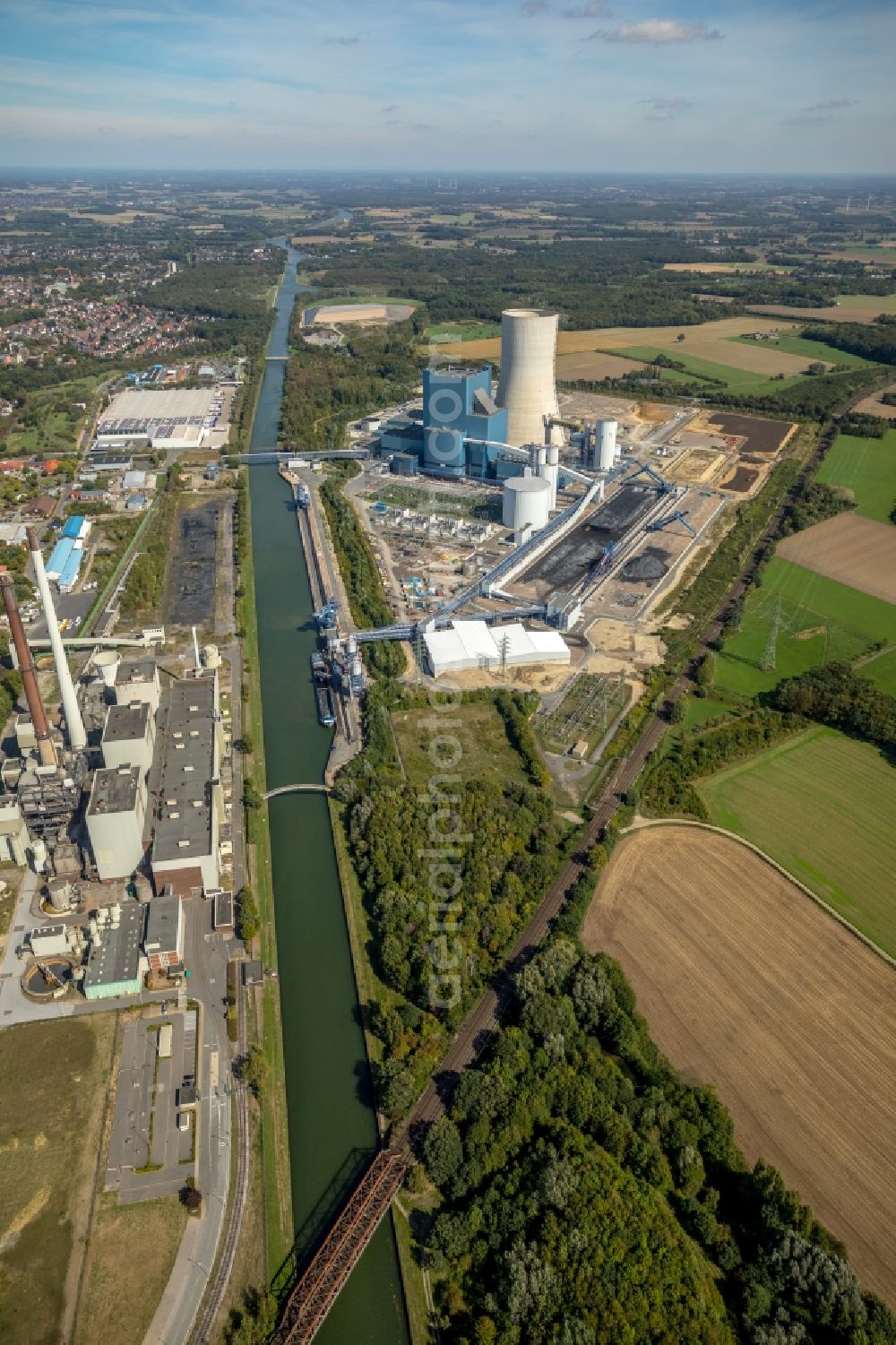 Aerial image Datteln - Power plants and exhaust towers of coal thermal power station Datteln 4 Uniper Kraftwerk Im Loeringhof in Datteln in the state North Rhine-Westphalia, Germany