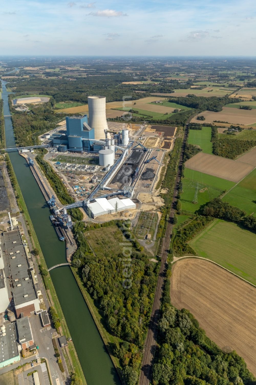 Aerial photograph Datteln - Power plants and exhaust towers of coal thermal power station Datteln 4 Uniper Kraftwerk Im Loeringhof in Datteln in the state North Rhine-Westphalia, Germany