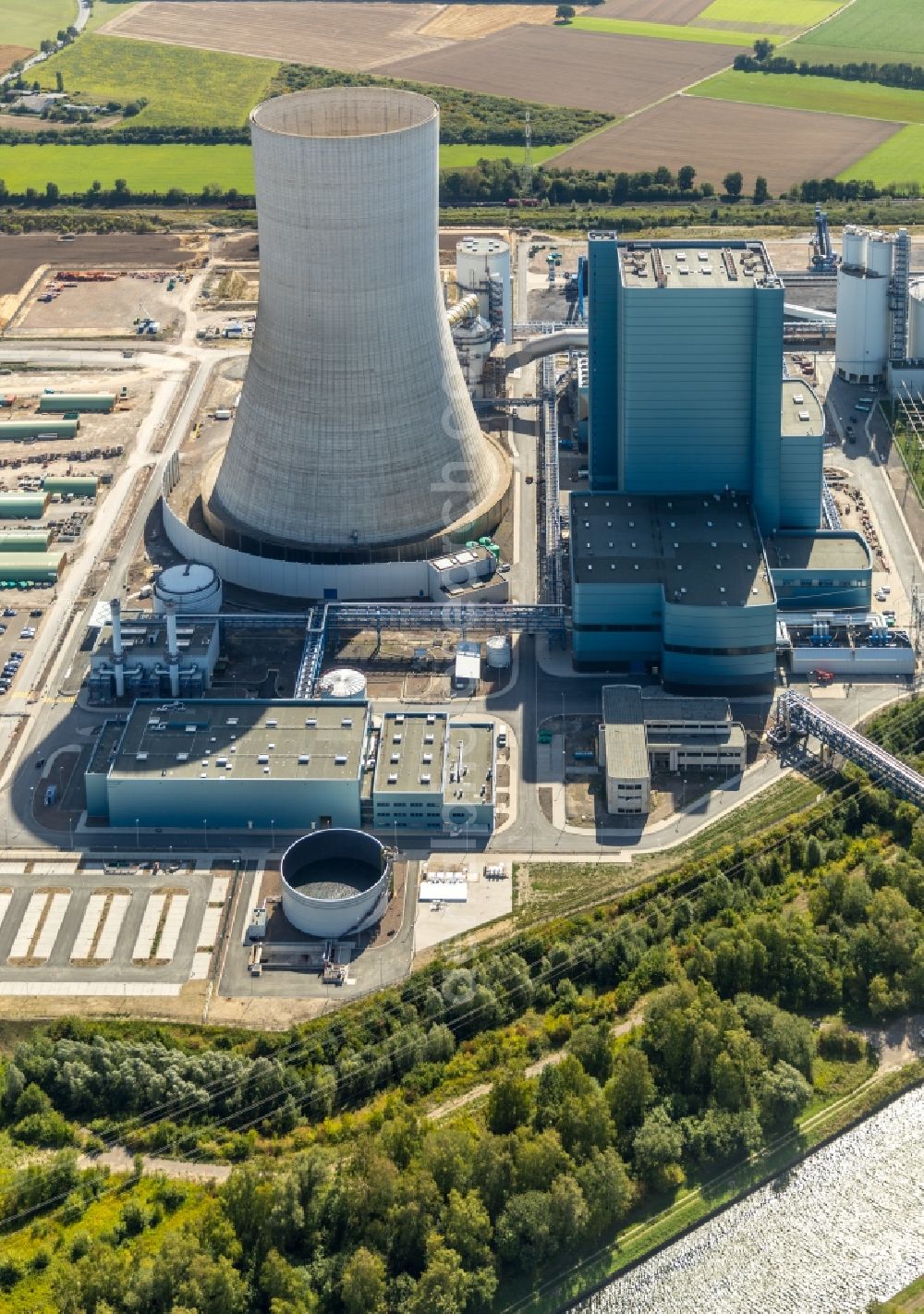 Datteln from above - Power plants and exhaust towers of coal thermal power station Datteln 4 Uniper Kraftwerk Im Loeringhof in Datteln in the state North Rhine-Westphalia, Germany