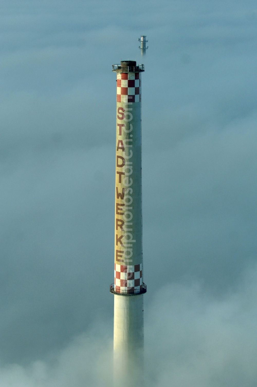 Aerial photograph Dessau - Power plants and exhaust towers of coal thermal power station in Dessau in the state Saxony-Anhalt, Germany