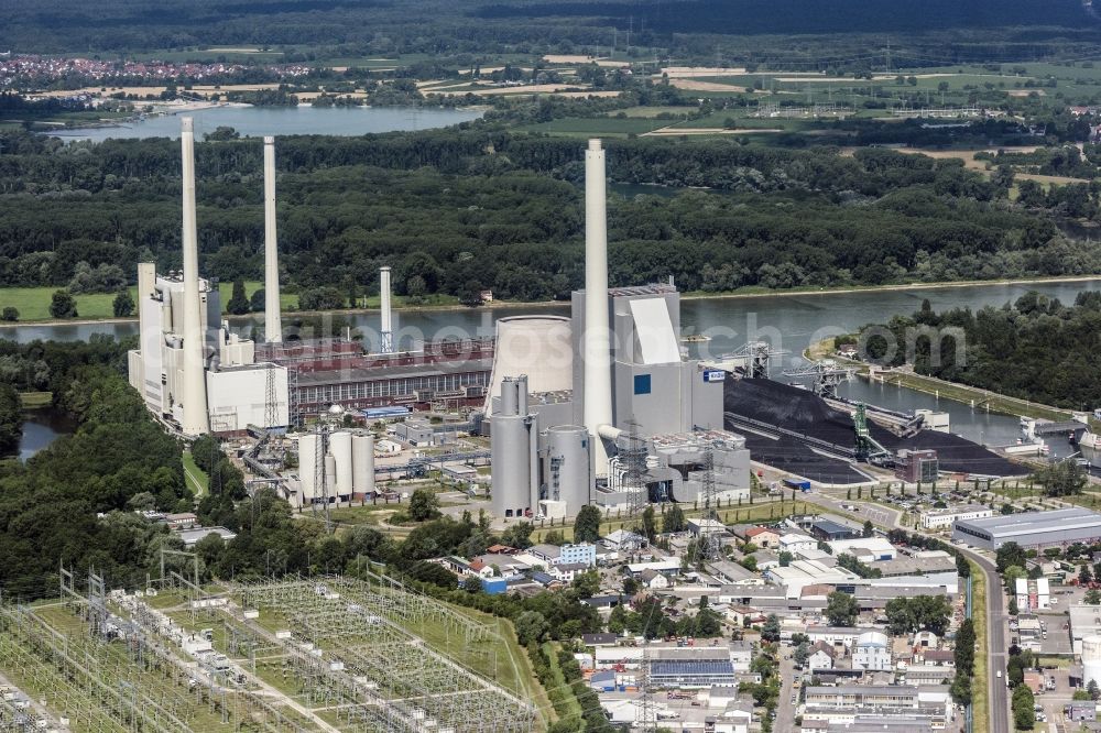 Karlsruhe from above - Power plants and exhaust towers of coal thermal power station EnBW Energie Baden-Wuerttemberg AG, Rheinhafen-Dampfkraftwerk Karlsruhe in Karlsruhe in the state Baden-Wuerttemberg, Germany