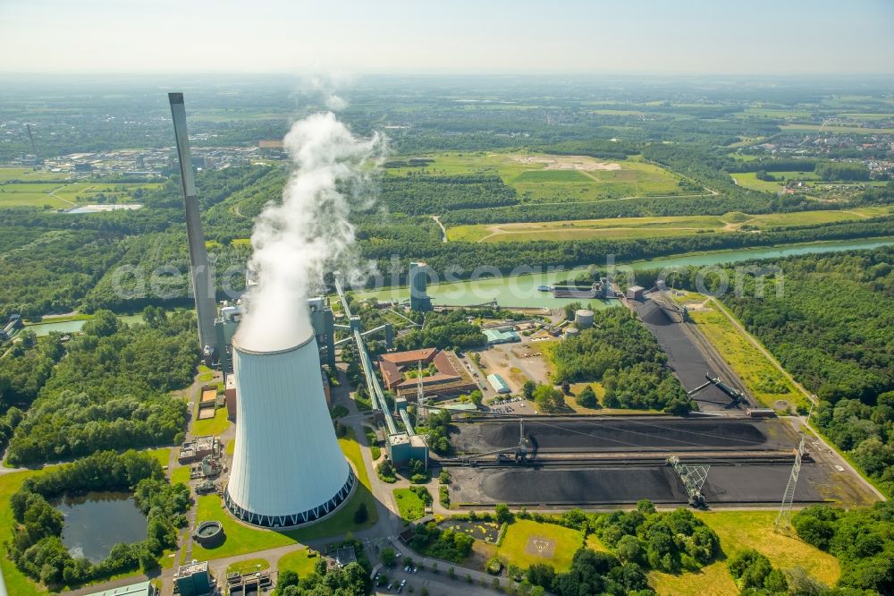 Aerial image Bergkamen - Power plants and exhaust towers of coal thermal power station Gemeinschaftskraftwerk Bergkanen on Westenhellweg 110 in the state North Rhine-Westphalia, Germany