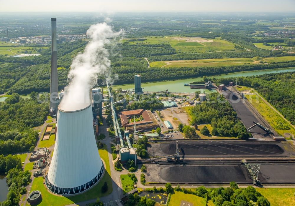 Aerial photograph Bergkamen - Power plants and exhaust towers of coal thermal power station Gemeinschaftskraftwerk Bergkanen on Westenhellweg 110 in the state North Rhine-Westphalia, Germany