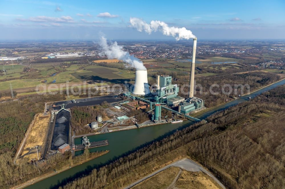 Aerial image Bergkamen - Power plants and exhaust towers of coal thermal power station Gemeinschaftskraftwerk Bergkanen on Westenhellweg 110 in the state North Rhine-Westphalia, Germany