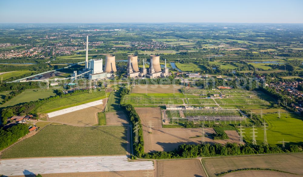 Stockum from the bird's eye view: Power plants and exhaust towers of the coal-fired cogeneration plant RWE Power AG Kraftwerk Gersteinwerk on Hammer Strasse in Stockum at Ruhrgebiet in the state North Rhine-Westphalia, Germany