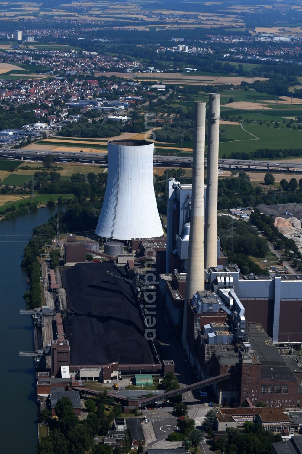 Heilbronn from the bird's eye view: Power plants and exhaust towers of coal thermal power station in Heilbronn in the state Baden-Wurttemberg, Germany