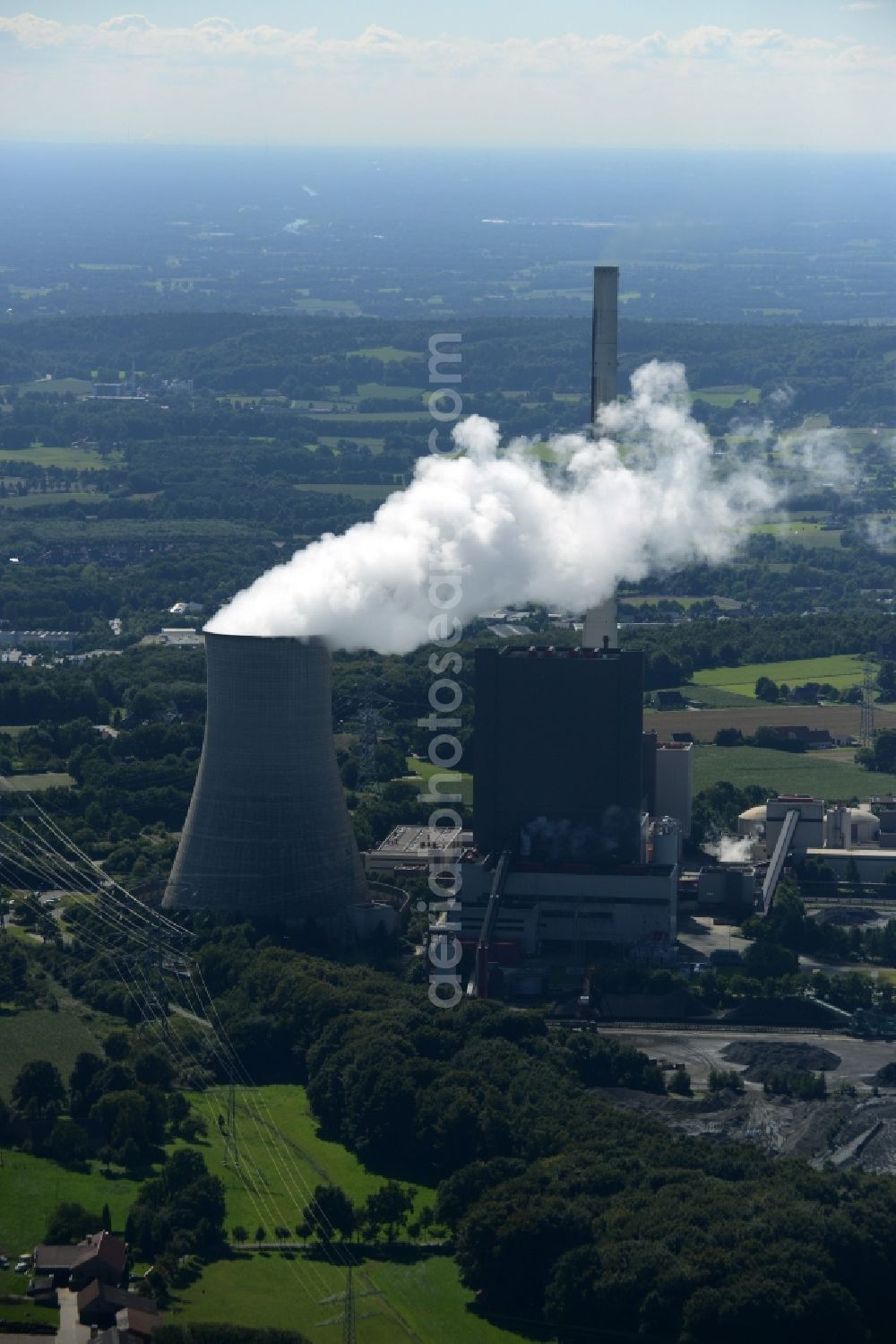 Ibbenbüren from above - Power plants and exhaust towers of coal thermal power station of the RAG Anthrazit GmbH in Ibbenbueren in the state North Rhine-Westphalia