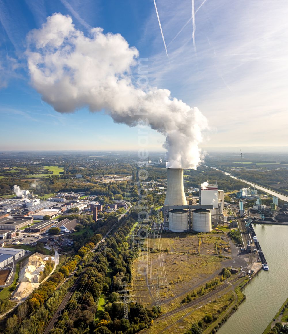 Aerial image Lünen - Power plant facilities of the coal-fired combined heat and power plant and Kohlekraftwerk Luenen GmbH & Co. KG power plant Luenen-Stummhafen of Trianel in Luenen in the Ruhr area in the federal state of North Rhine-Westphalia - NRW, Germany