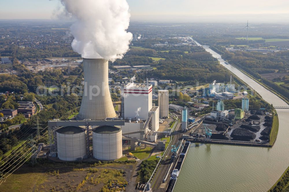 Aerial photograph Lünen - Power plant facilities of the coal-fired combined heat and power plant and Kohlekraftwerk Luenen GmbH & Co. KG power plant Luenen-Stummhafen of Trianel in Luenen in the Ruhr area in the federal state of North Rhine-Westphalia - NRW, Germany