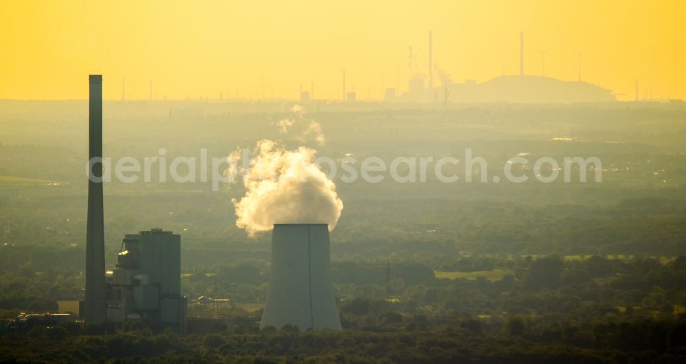 Aerial photograph Lünen - Power plants and exhaust towers of coal thermal power station in Luenen in the state North Rhine-Westphalia