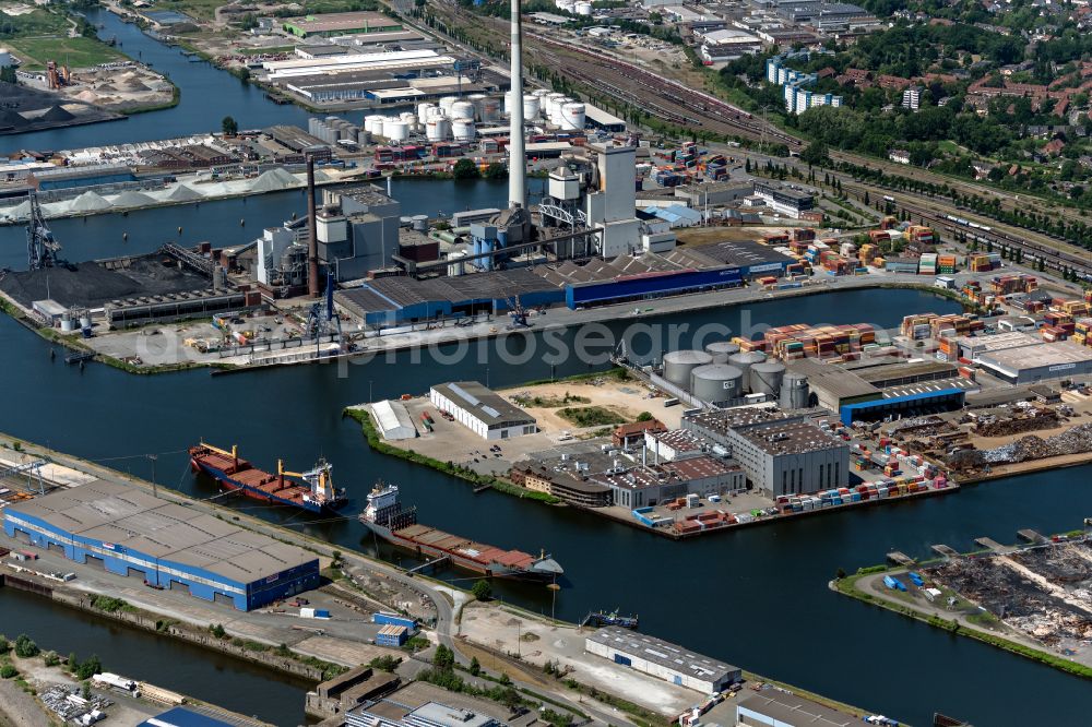 Bremen from the bird's eye view: Power plants and exhaust towers of coal thermal power station in the district Groepelingen in Bremen, Germany