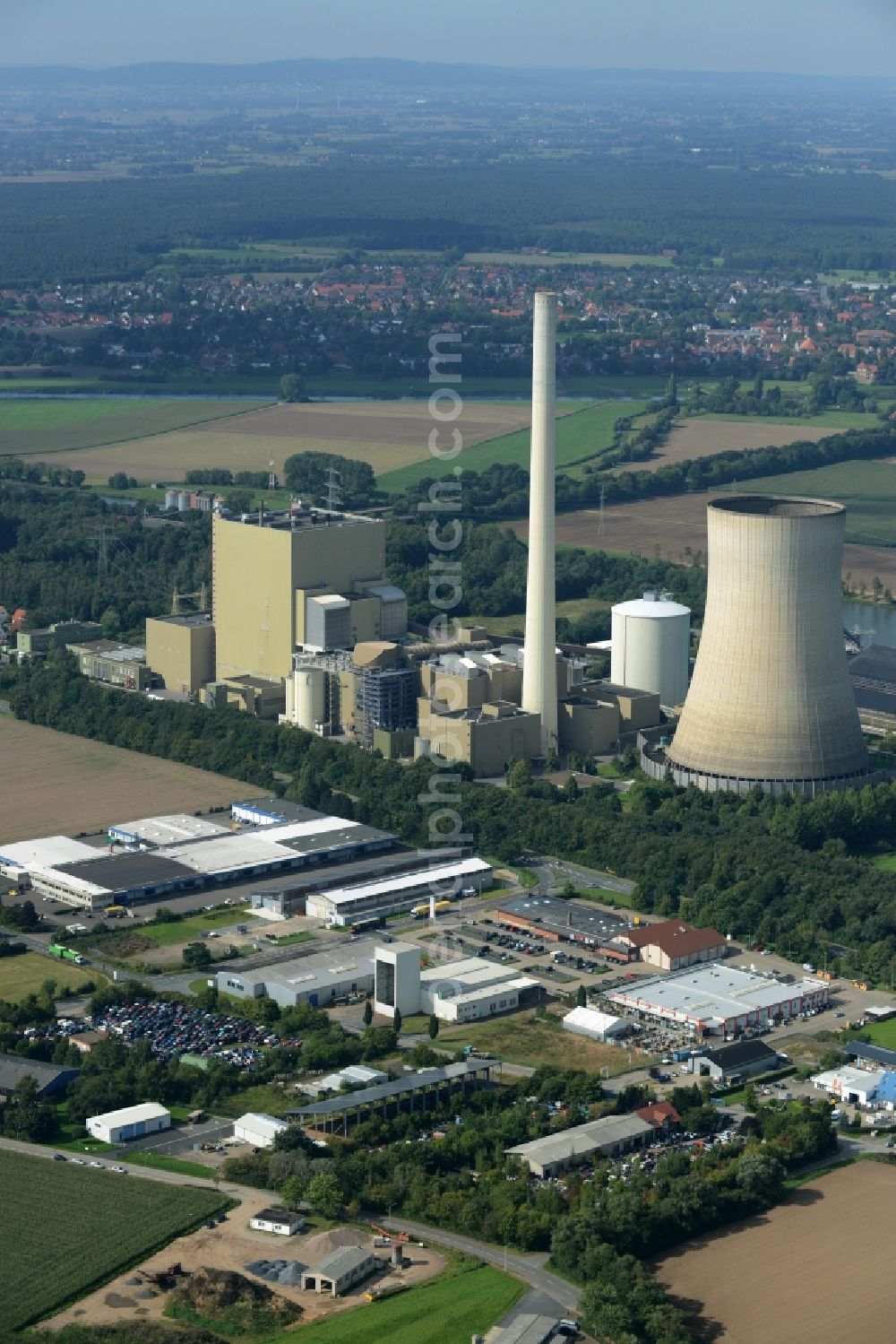 Petershagen from the bird's eye view: Power plants and exhaust towers of coal thermal power station in Petershagen in the state North Rhine-Westphalia