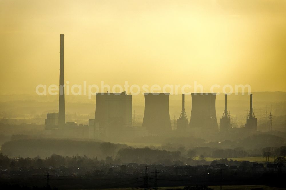 Stockum from the bird's eye view: Power plants and exhaust towers of the coal-fired cogeneration plant RWE Power AG Kraftwerk Gersteinwerk on Hammer Strasse in Werne in the state North Rhine-Westphalia, Germany