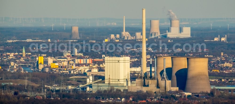 Werne from the bird's eye view: Power plants and exhaust towers of the coal-fired cogeneration plant RWE Power AG Kraftwerk Gersteinwerk on Hammer Strasse in Werne in the state North Rhine-Westphalia, Germany