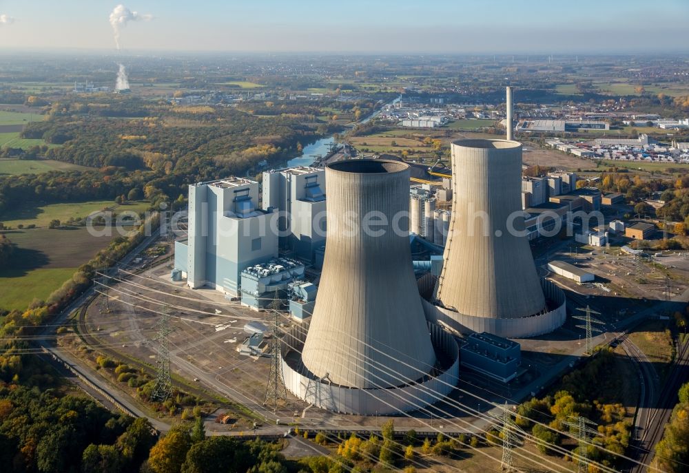 Hamm from the bird's eye view: Power plants and exhaust towers of coal thermal power station of RWE Power in the Schmehausen part of Hamm in the state of North Rhine-Westphalia