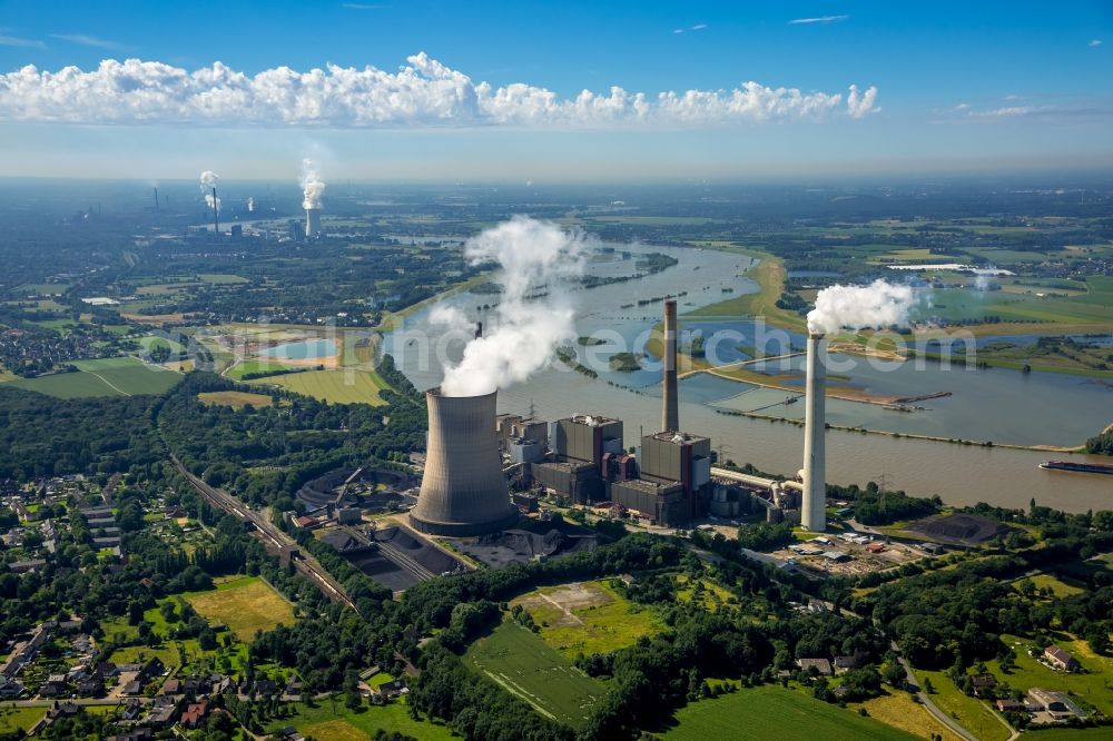 Aerial photograph Voerde (Niederrhein) - Power plants and exhaust towers of coal thermal power station of Steag Energy Services GmbH in Voerde (Niederrhein) in the state North Rhine-Westphalia