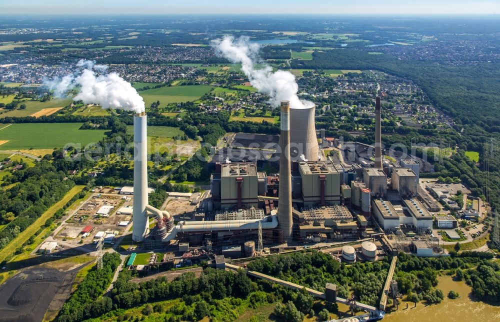 Aerial photograph Voerde (Niederrhein) - Power plants and exhaust towers of coal thermal power station of Steag Energy Services GmbH in Voerde (Niederrhein) in the state North Rhine-Westphalia