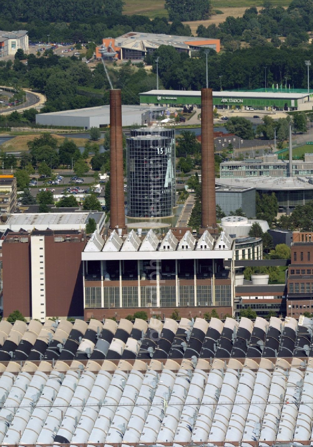 Aerial image Wolfsburg - Power plants and exhaust towers of the old coal thermal power station in Wolfsburg in the state Lower Saxony