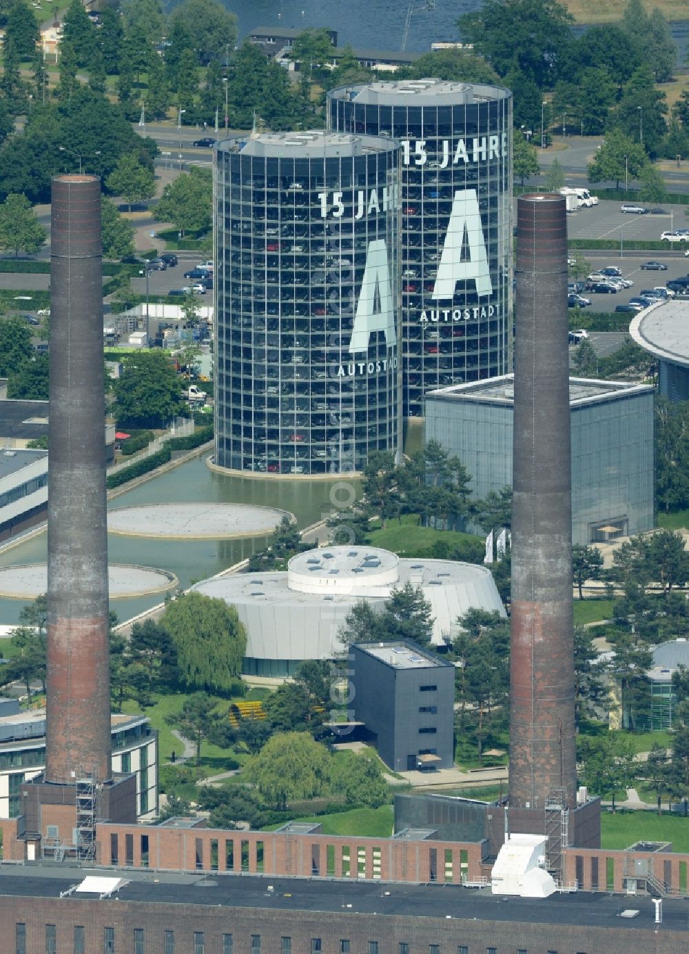 Wolfsburg from above - Power plants and exhaust towers of the old coal thermal power station in Wolfsburg in the state Lower Saxony