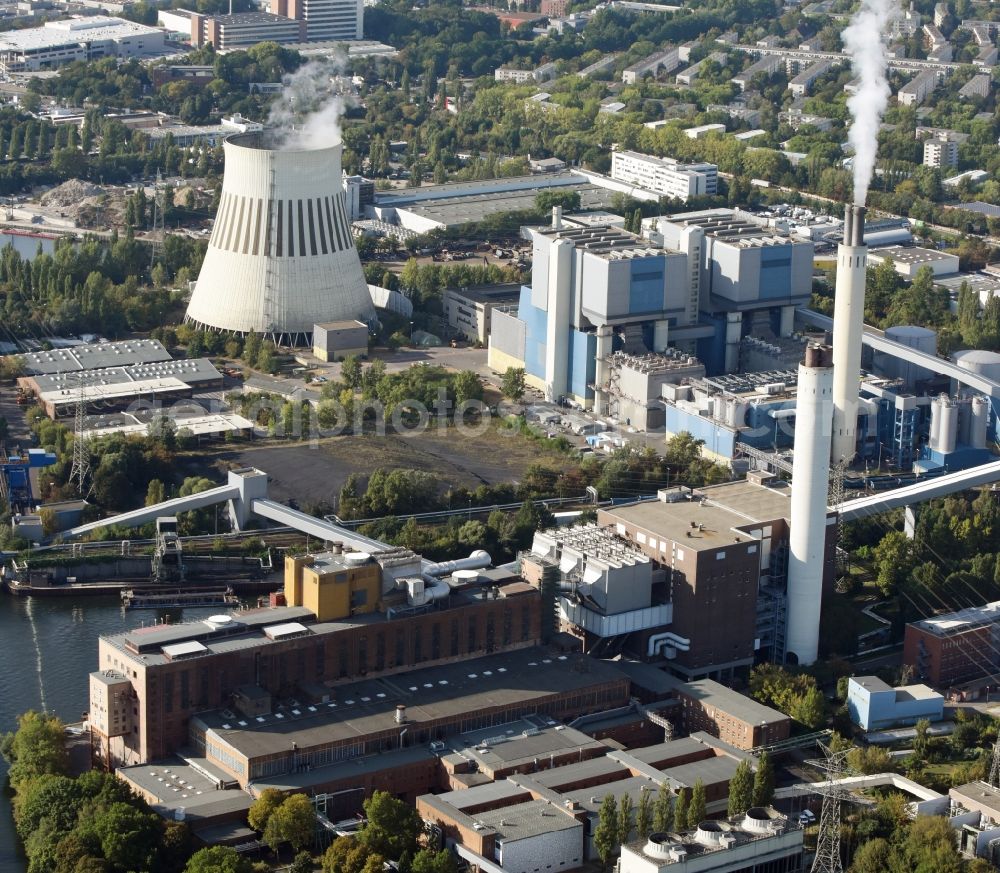 Berlin from above - Power plants and exhaust towers of coal thermal power station Kraftwerk Reuter West in Siemensstadt in Berlin