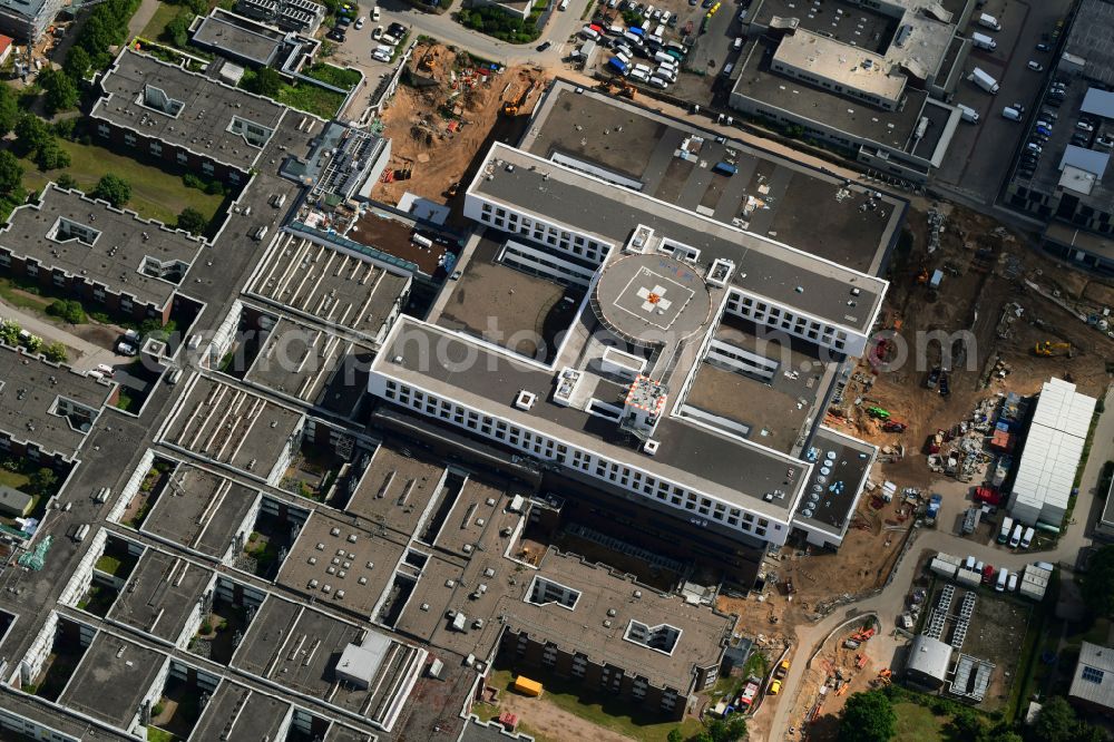 Aerial photograph Lübeck - Construction site for a new extension to the hospital grounds UKSH Universitaetsklinikum Schleswig-Holstein in the district St. Juergen in Luebeck in the state Schleswig-Holstein, Germany