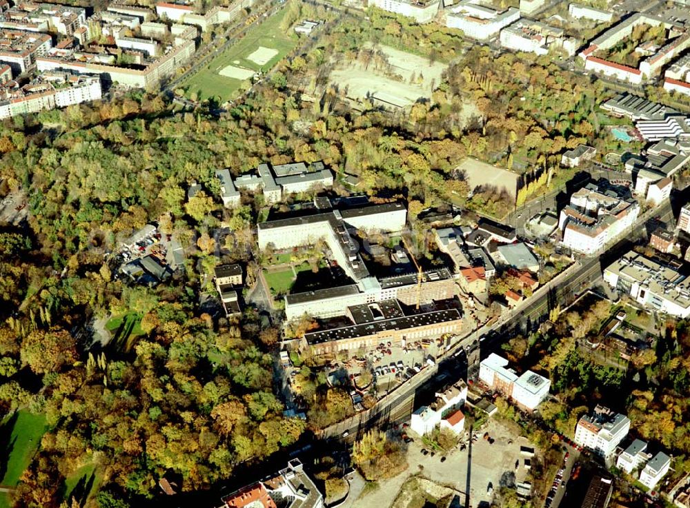 Aerial photograph Berlin - Friedrichshain - Krankenhauserweiterungsbau im Krankenhaus Friedrichshain.