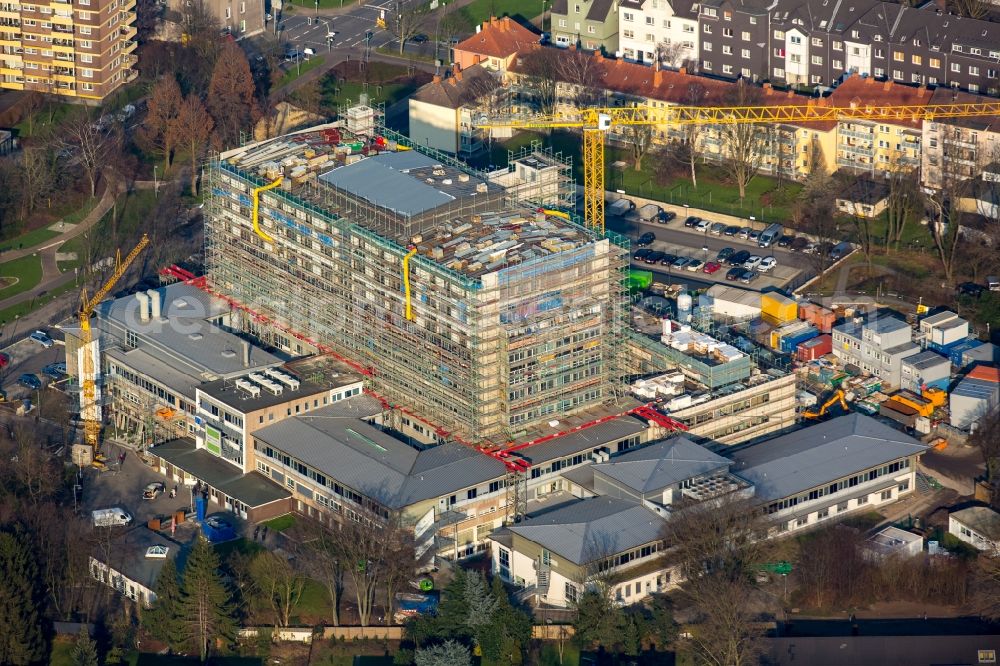 Herne from the bird's eye view: Construction site for a new extension to the hospital grounds Marie Hospital Herne Department of Gastroenterology and Interdisciplinary Endoscopy on Hoelkeskampring in Herne in the state North Rhine-Westphalia