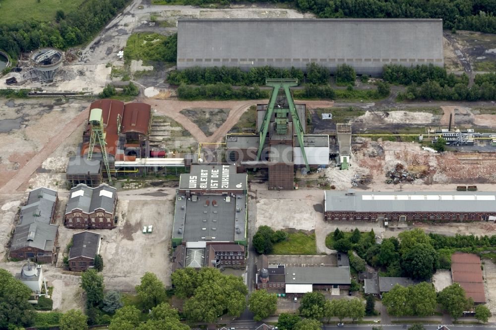 Aerial photograph Dinslaken - View at the creative quarter Lohberg Dinslaken and the colliery tower of Industrial Culture. After founding of the association Creative Quarter in Lohberg so far 20 creative companies are operating here