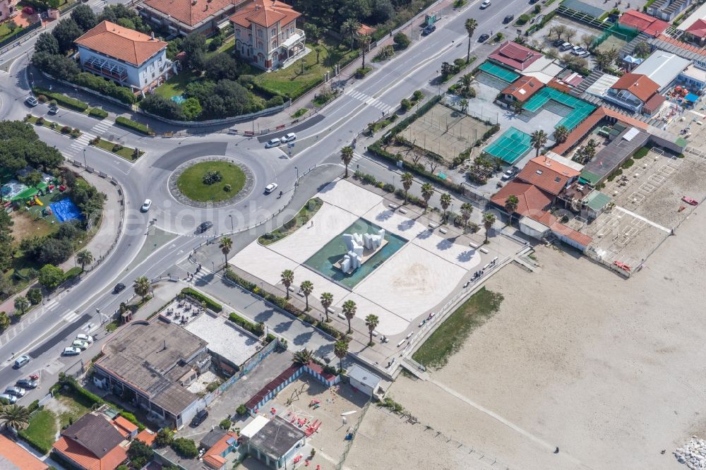 Massa from the bird's eye view: Circular surface - Place Bagno Ginevra Di Massimo Zerbini & C. Sas on Piazza Bad Kissingen in Massa in Toskana, Italy