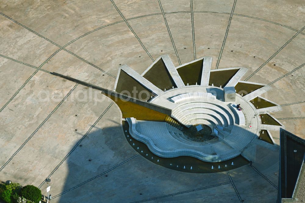 Köln from the bird's eye view: Circular surface - Place MediaPark on street Im Mediapark in the district Neustadt-Nord in Cologne in the state North Rhine-Westphalia, Germany