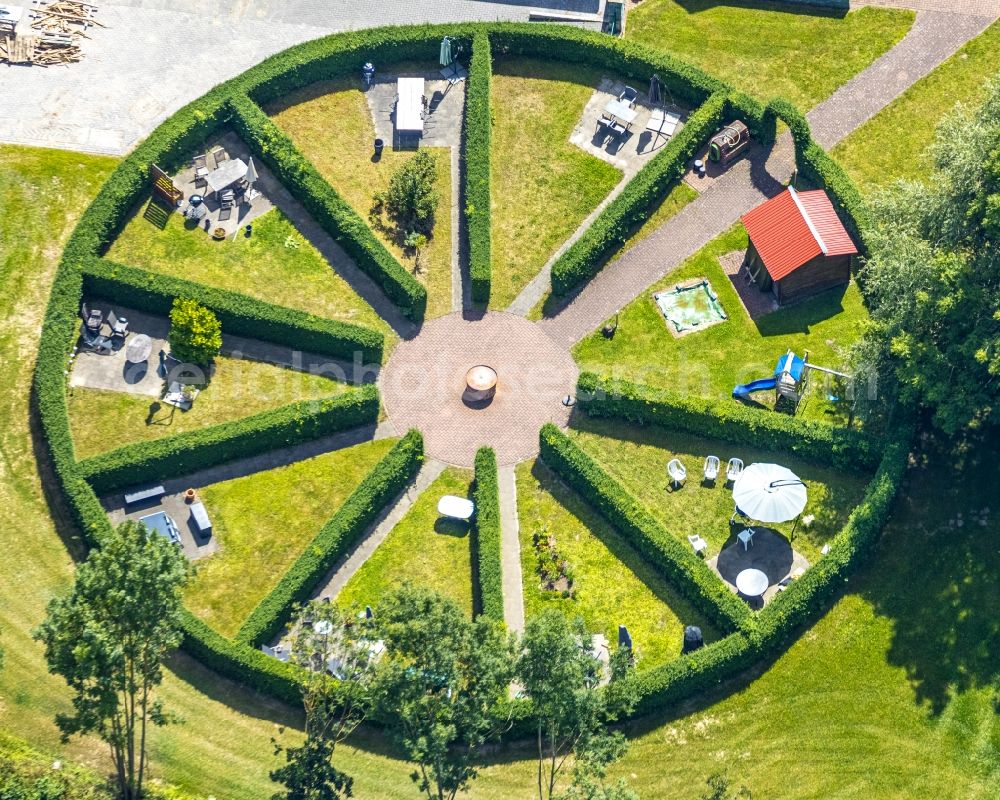 Soest from the bird's eye view: Circular round park of on Kampstrasse in Soest in the state North Rhine-Westphalia, Germany