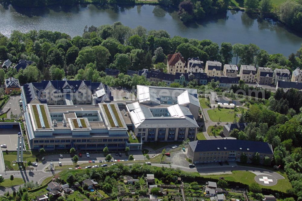 Aerial photograph Greiz - Blick auf das Gelände der Kreiskrankenhaus Greiz GmbH am Greizer Park. Das Krankenhaus existiert an dieser Stelle seit 1893 und wurde fortwährend erweitert. View of the area of the district hospital Greiz at the Greizer Park.