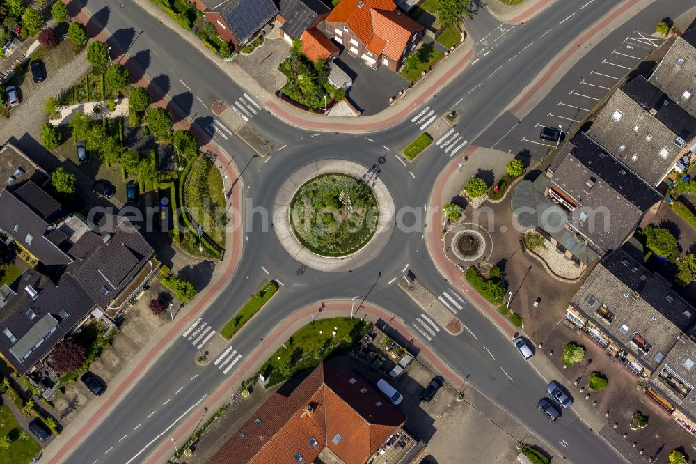 Werne OT Stockum from above - Roundabout with maypole at the Werner street in the Stockum district in Werne in the Ruhr area in North Rhine-Westphalia