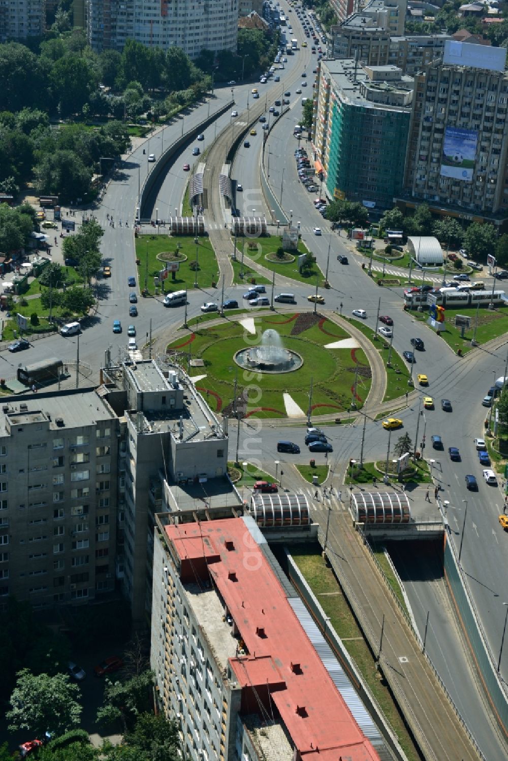 Aerial photograph Bukarest - Roundabout fountains in the square Piata Obor in Bucharest, Romania