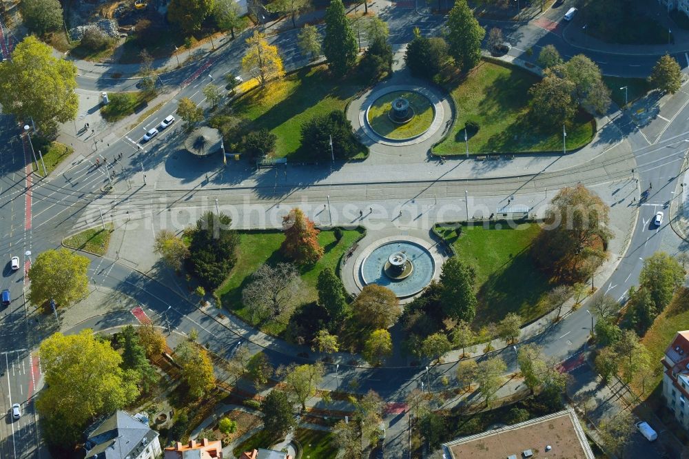 Dresden from the bird's eye view: Traffic management of the roundabout road on Albertplatz in the district Cossebaude in Dresden in the state Saxony, Germany