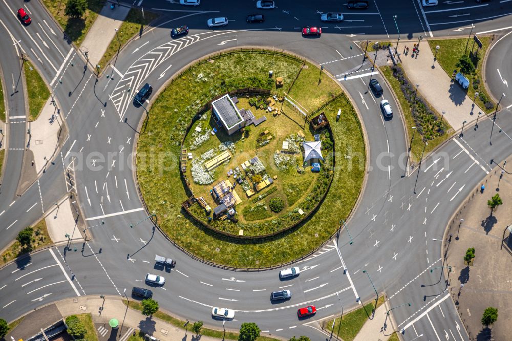 Essen from above - traffic management of the roundabout road Berliner Platz - Osterfeldstrasse - Segerothstrasse in the district Westviertel in Essen at Ruhrgebiet in the state North Rhine-Westphalia, Germany