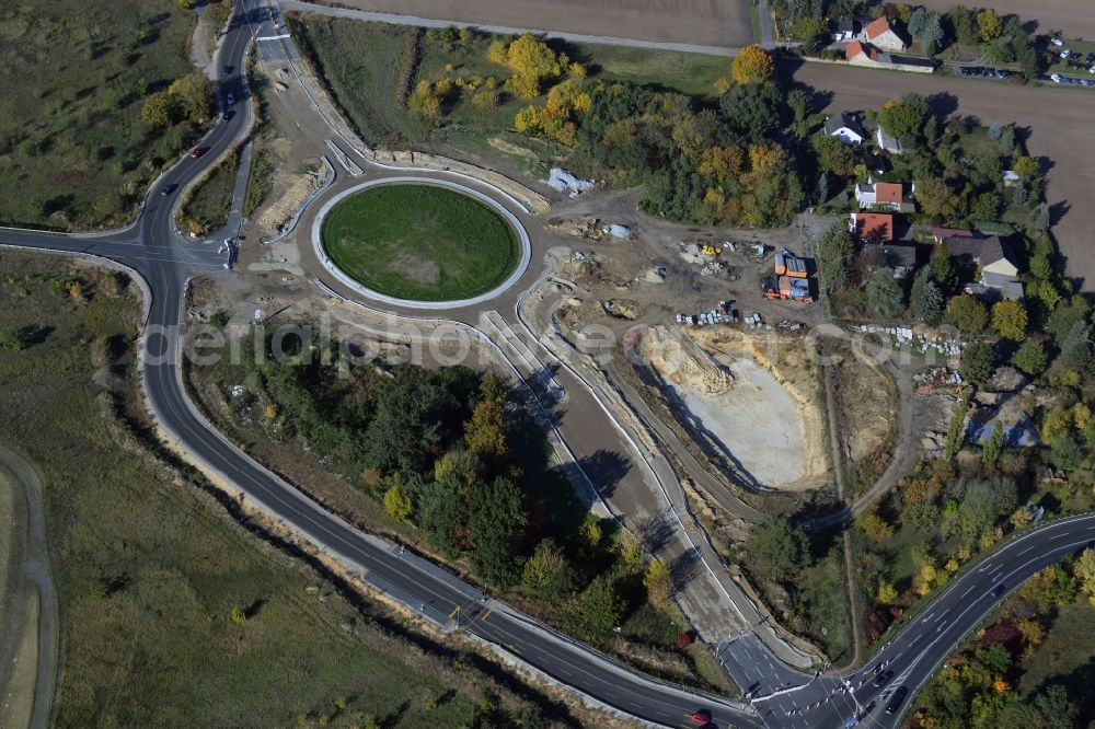 Aerial photograph Waltersdorf - Traffic management of the roundabout road on Bohnsdorfer Weg in Waltersdorf in the state Brandenburg