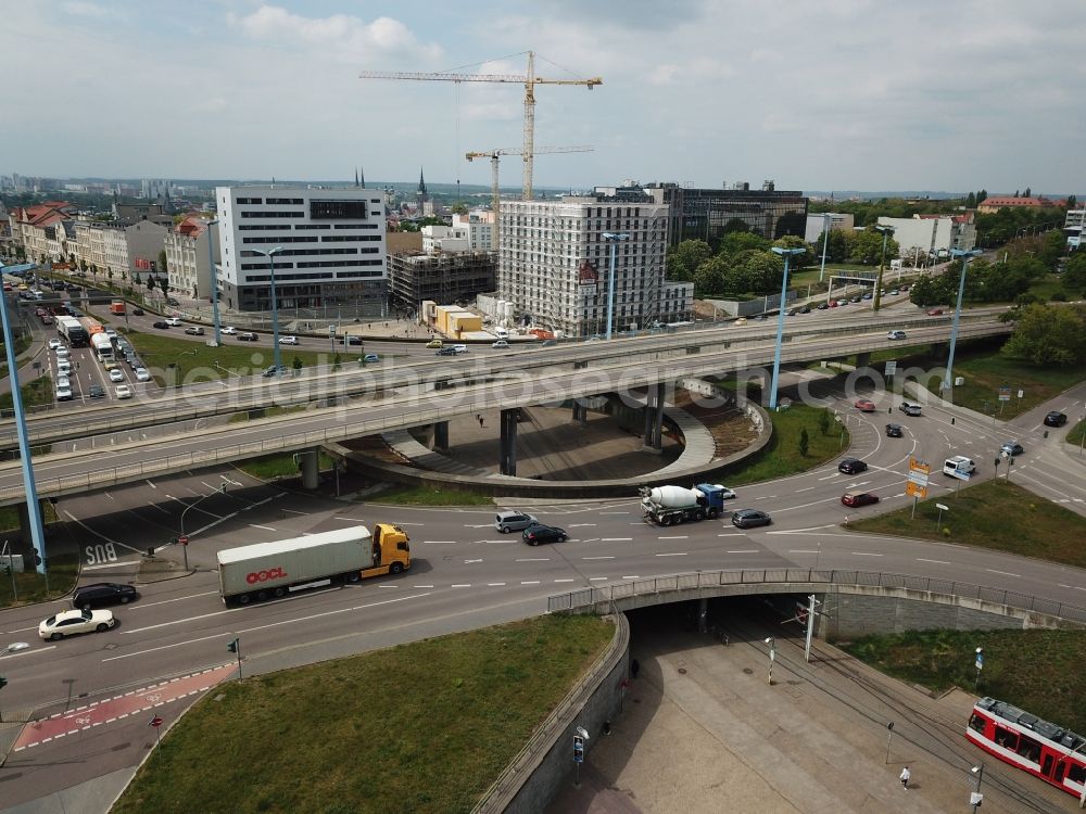 Aerial photograph Halle (Saale) - Traffic management of the roundabout road federal street B6 und B80 on Riebeckplatz in Halle (Saale) in the state Saxony-Anhalt