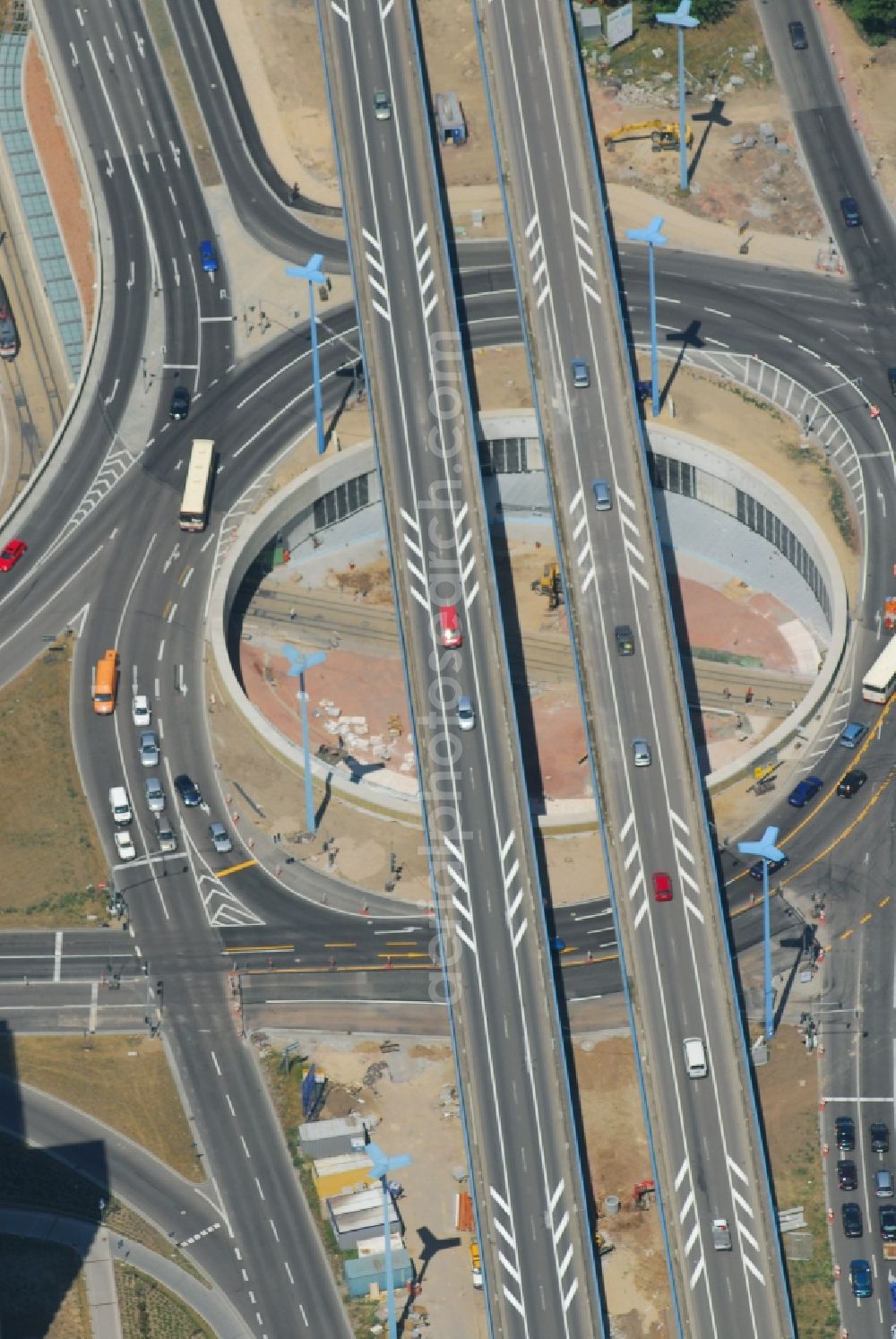 Halle (Saale) from above - Traffic management of the roundabout road federal street B6 und B80 on Riebeckplatz in Halle (Saale) in the state Saxony-Anhalt