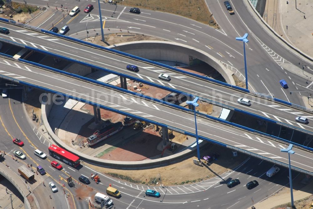 Aerial image Halle (Saale) - Traffic management of the roundabout road federal street B6 und B80 on Riebeckplatz in Halle (Saale) in the state Saxony-Anhalt